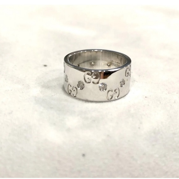 GUCCI 18k Gold GG Logo Icon 9mm Band Ring Size 5 3/4 - Picture 2 of 5